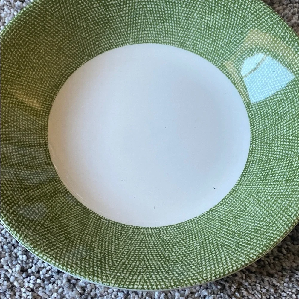 Pier 1 Green & White Shallow Bowl Set of 4.England Angleterre. Textured Bands